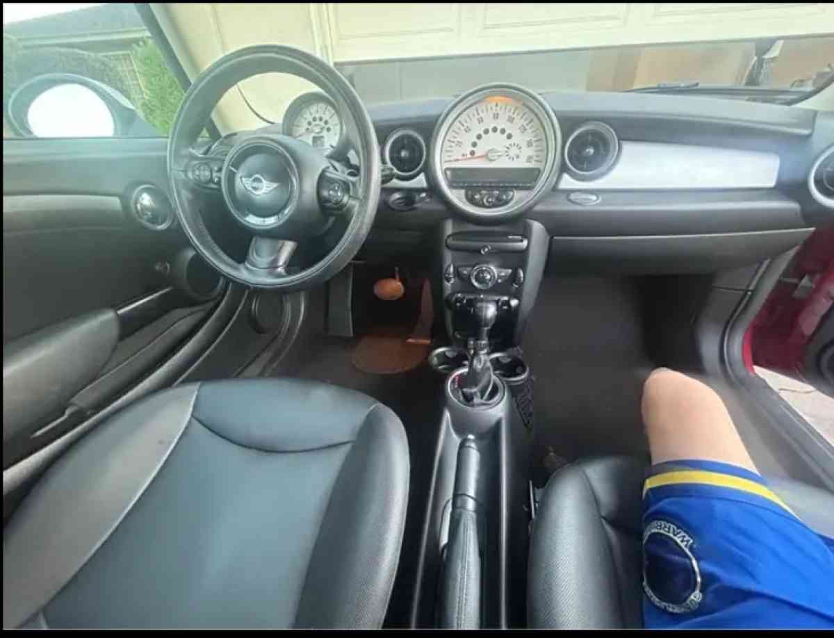 mini cooper hatchback 2D - California City, California - FleaMarketBay