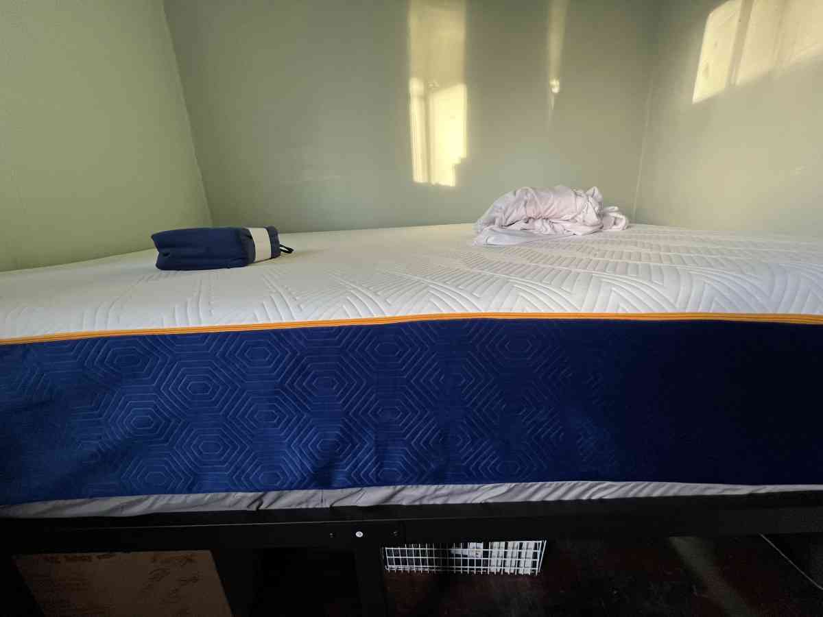 Mattress - Lakewood, Washington - FleaMarketBay