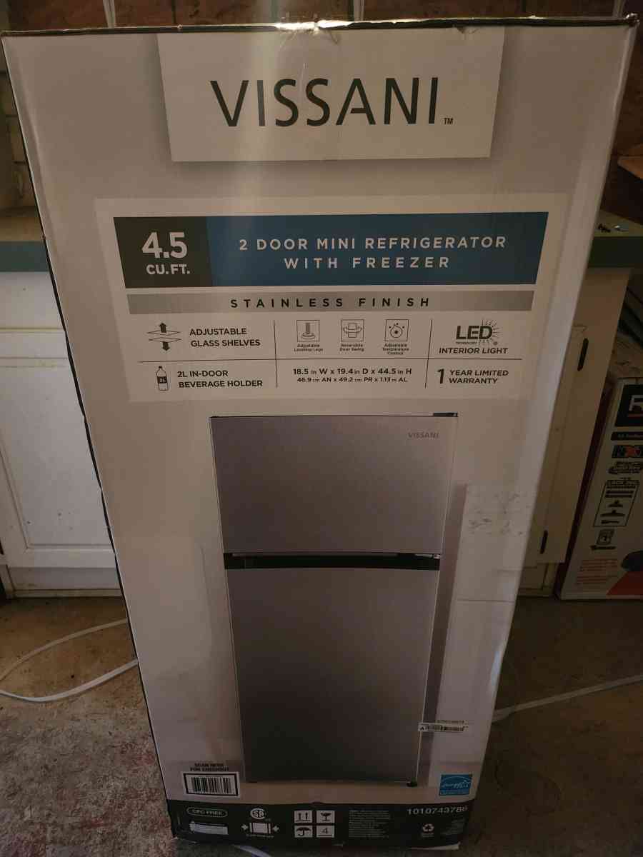 Vissani Mini Refrigerator with Freezer - Homosassa, Florida - FleaMarketBay