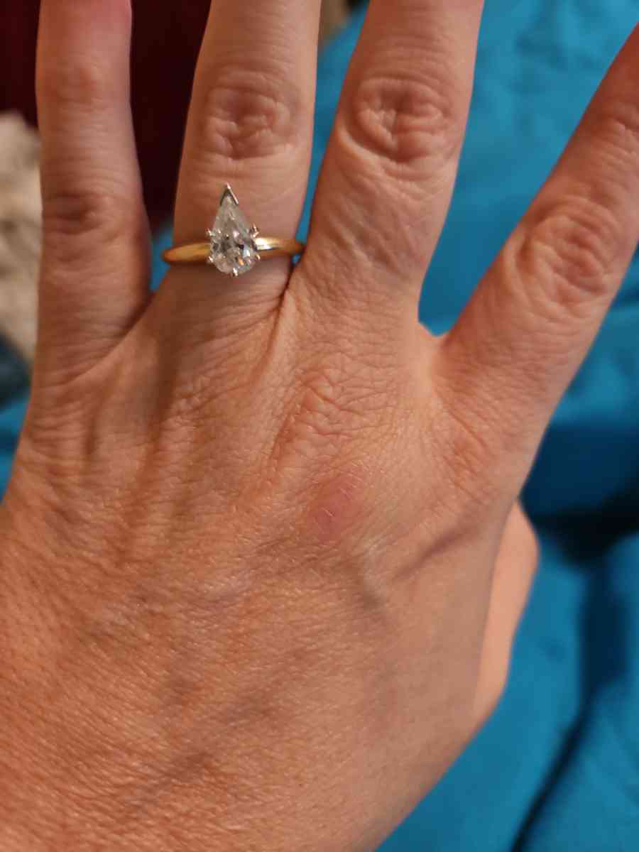 1ct Natural diamond engagement ring