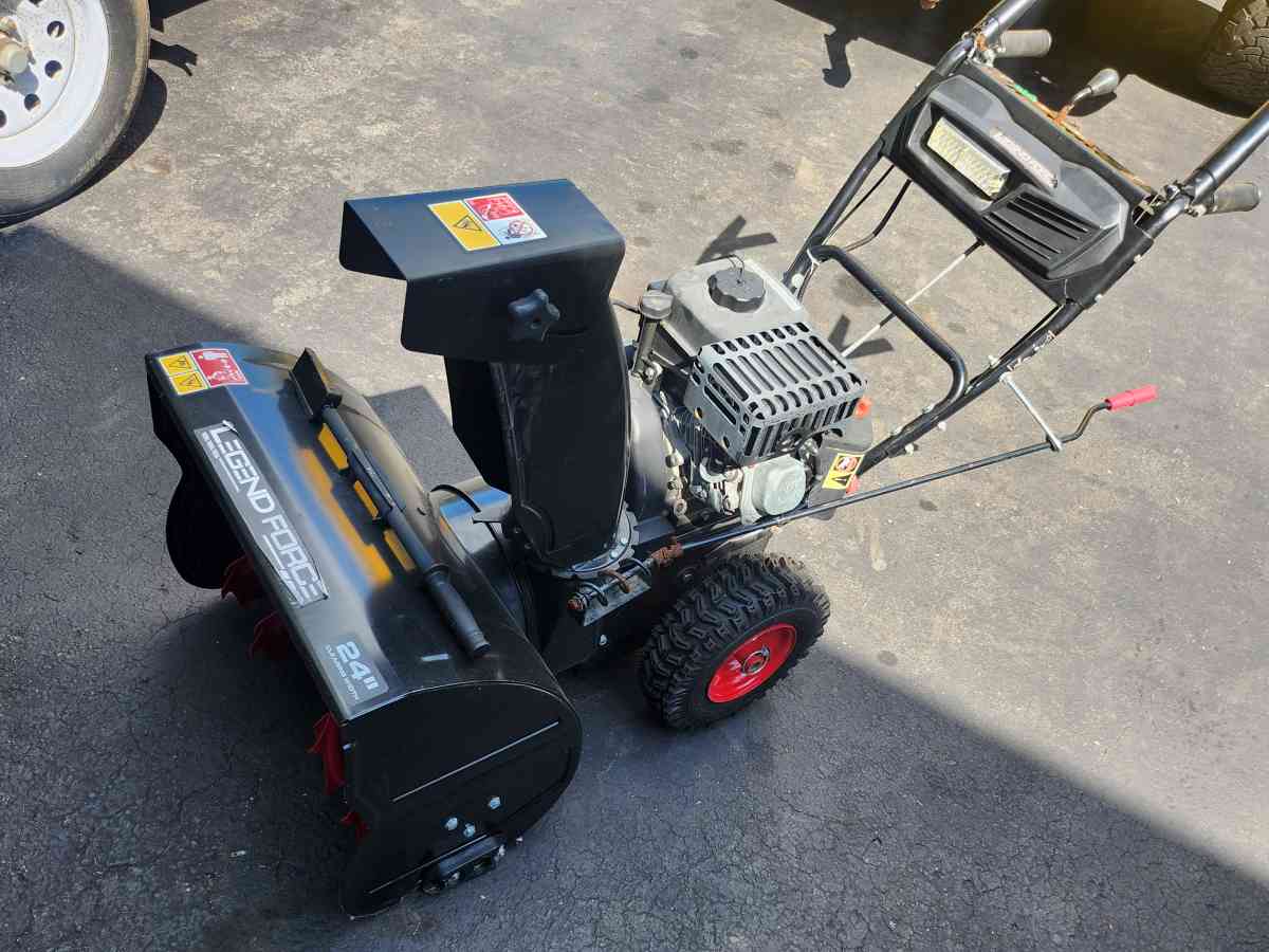 Legend Force Snow Blower - Malaga, New Jersey - FleaMarketBay