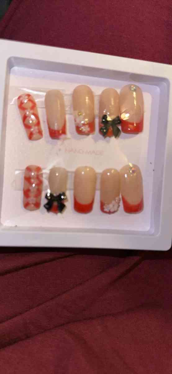 nails red nails - Yakima, Washington - FleaMarketBay