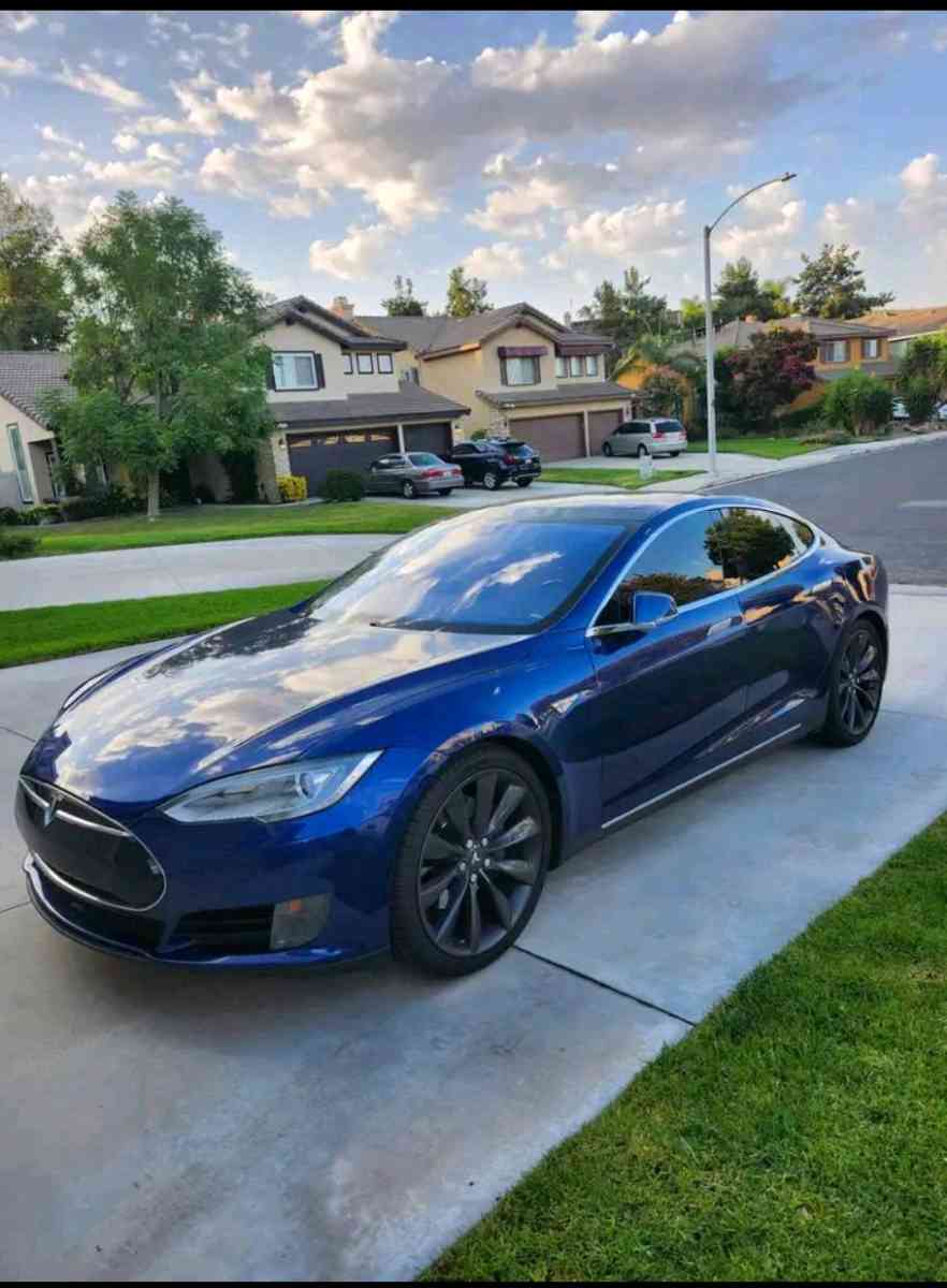 tesla model sedan 70D - Altamonte Springs, Florida - FleaMarketBay