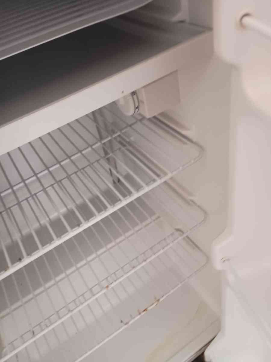 Kenmore mini fridge has been tested works fine in fair condi