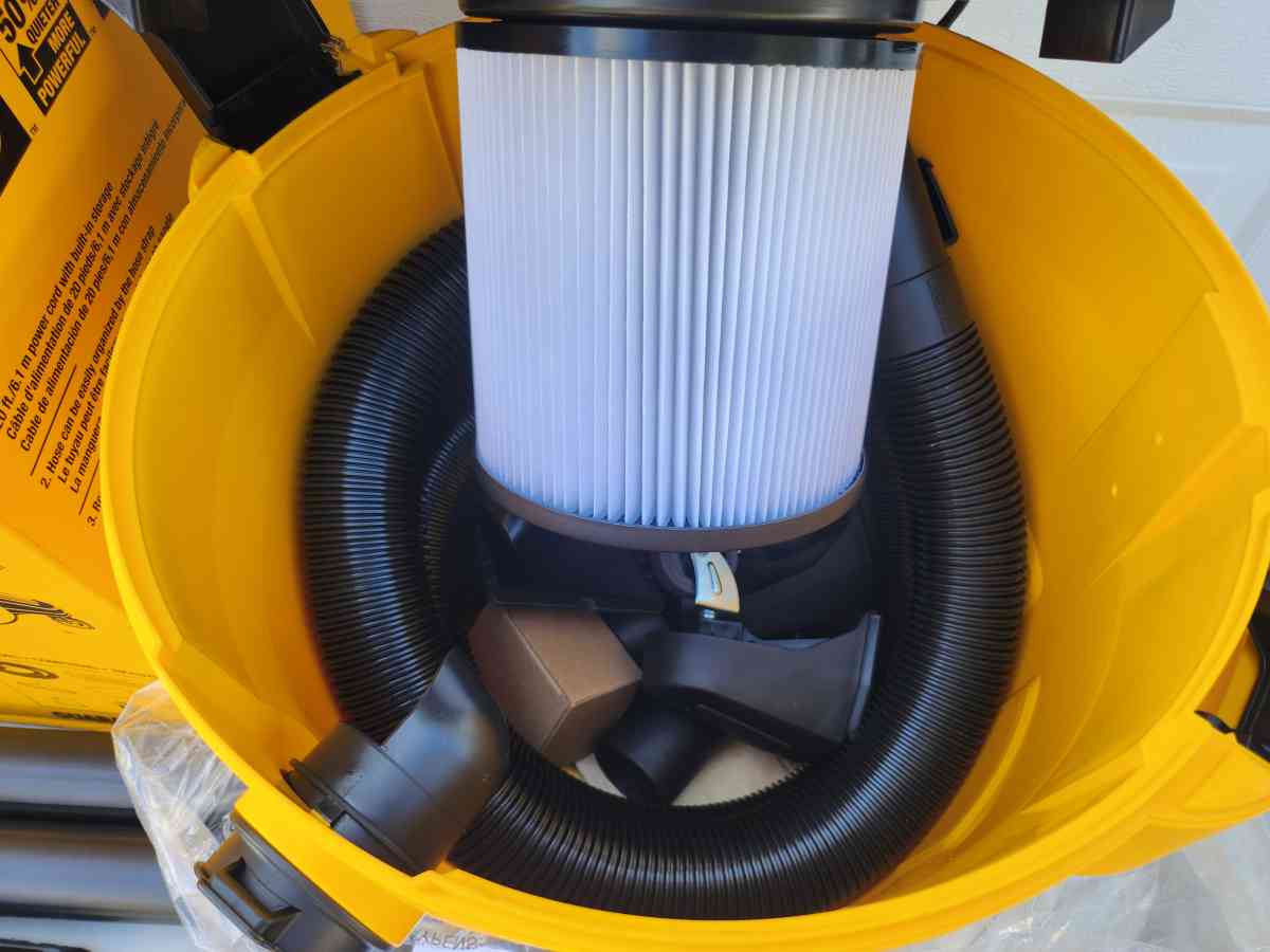 Dewalt Stealthsonic Quiet Wet Dry Shop Vacuum - Homosassa, Florida - FleaMarketBay