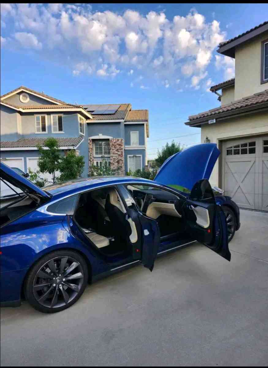 tesla model sedan 70D - Altamonte Springs, Florida - FleaMarketBay