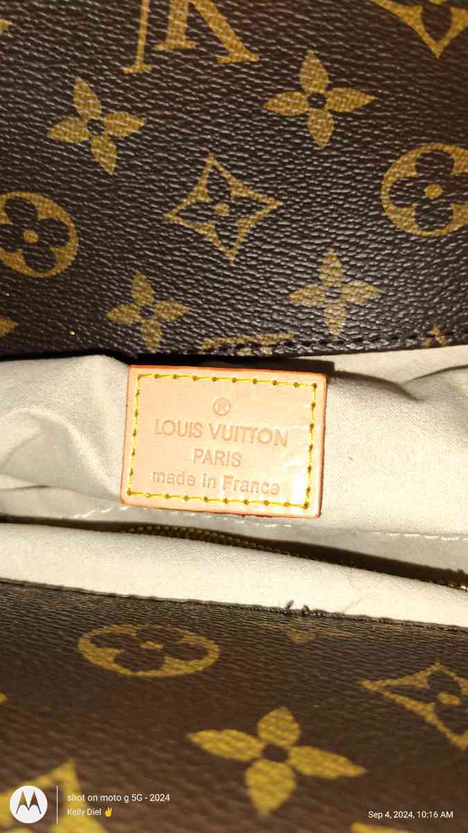 Louis Vuitton Artsy MM Monogram Shoulder Bag Tote Purse