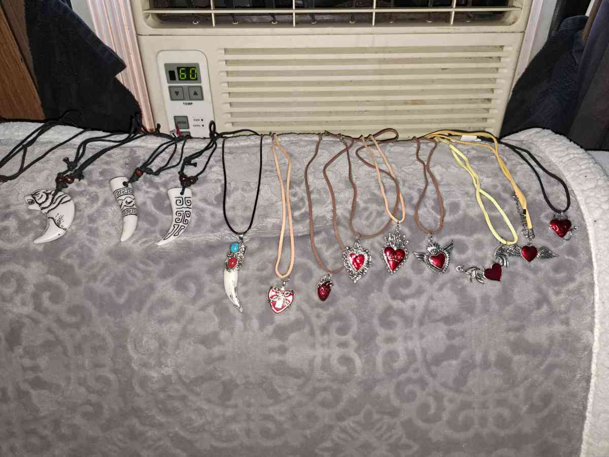 necklaces for sale 2apiece or bulk sale 200 for 400 pieces