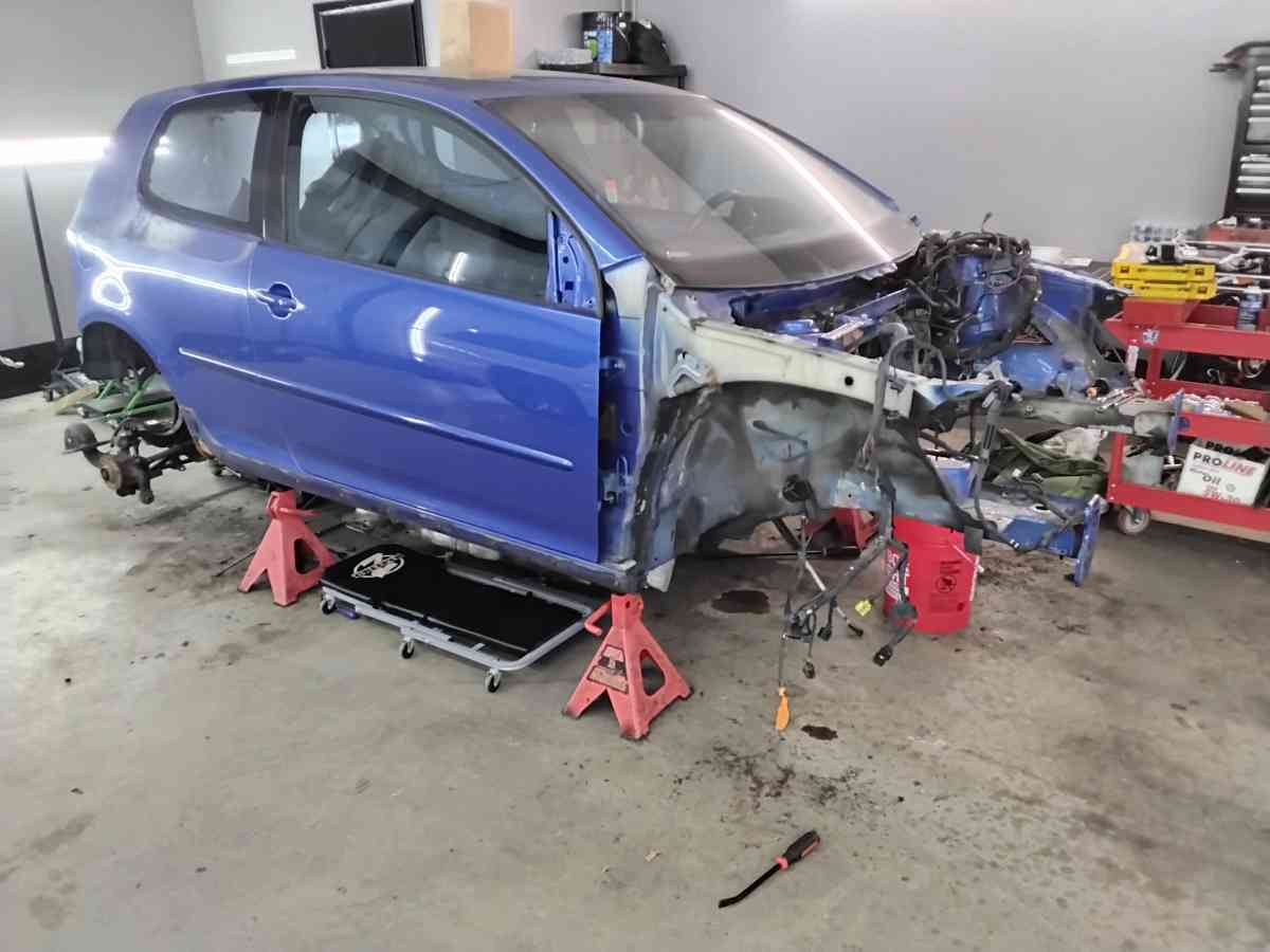 Nice 2008 VW R 32 Shell Carpet and Sunroof No Doors OEM