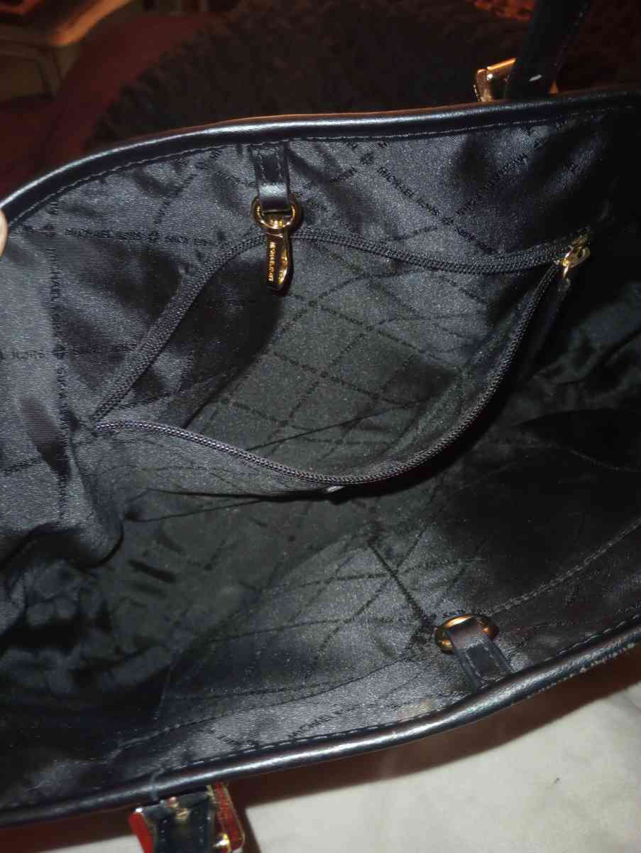 Michael Kors Jet Set Bag