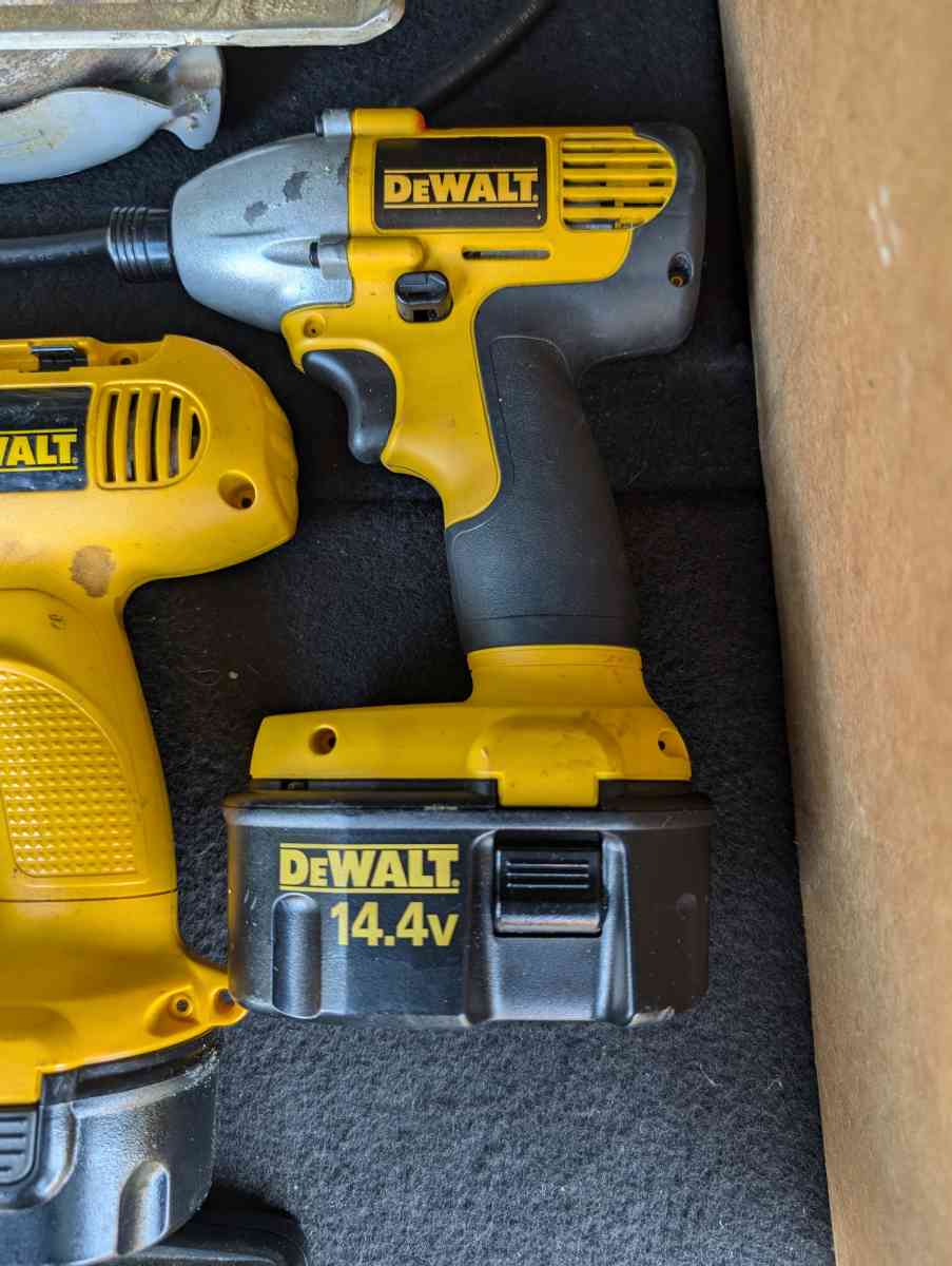 DEWALT MILWAUKEE COMBO