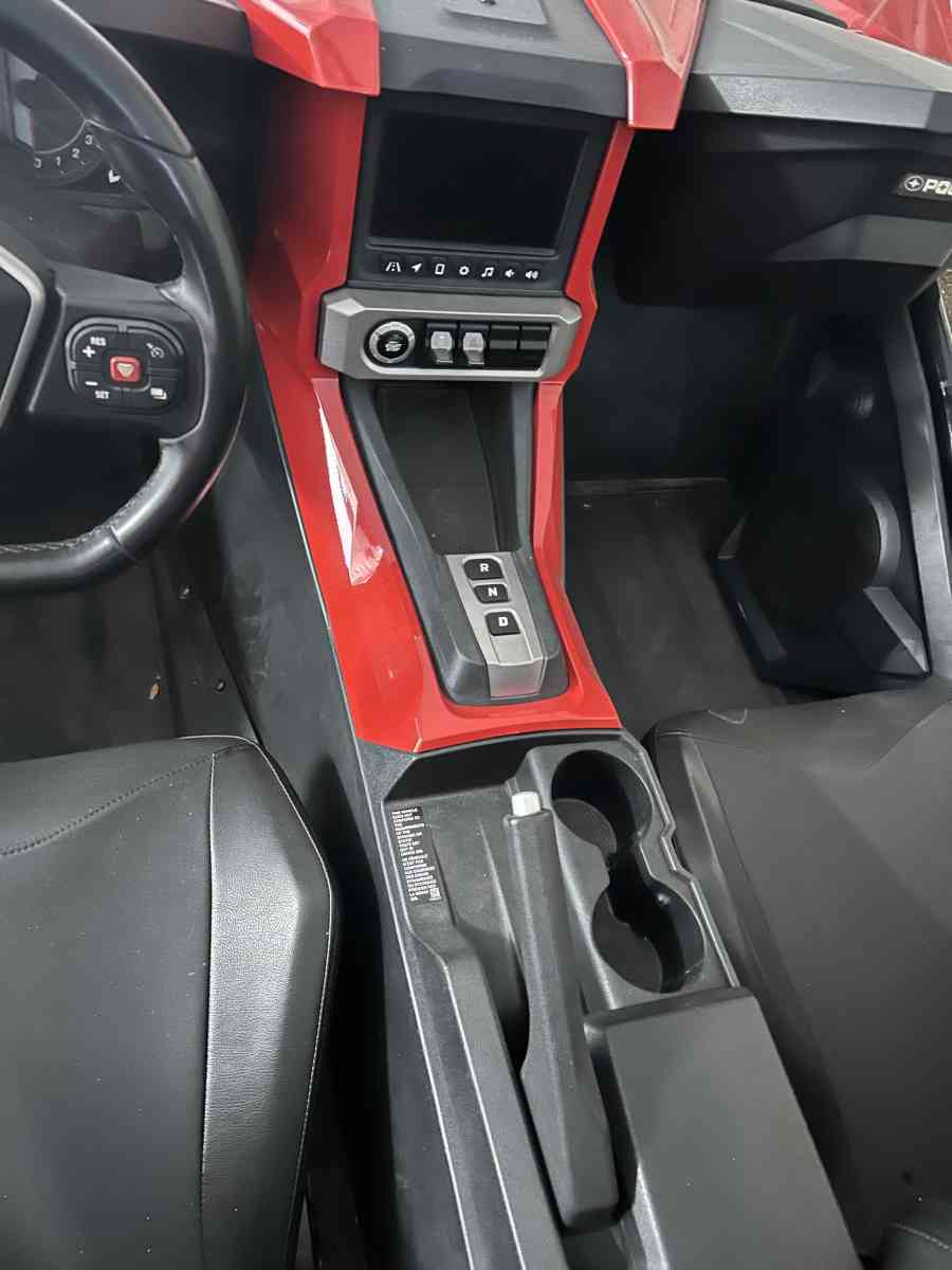 BEAUTIFUL 2020 POLARIS SLINGSHOT SL