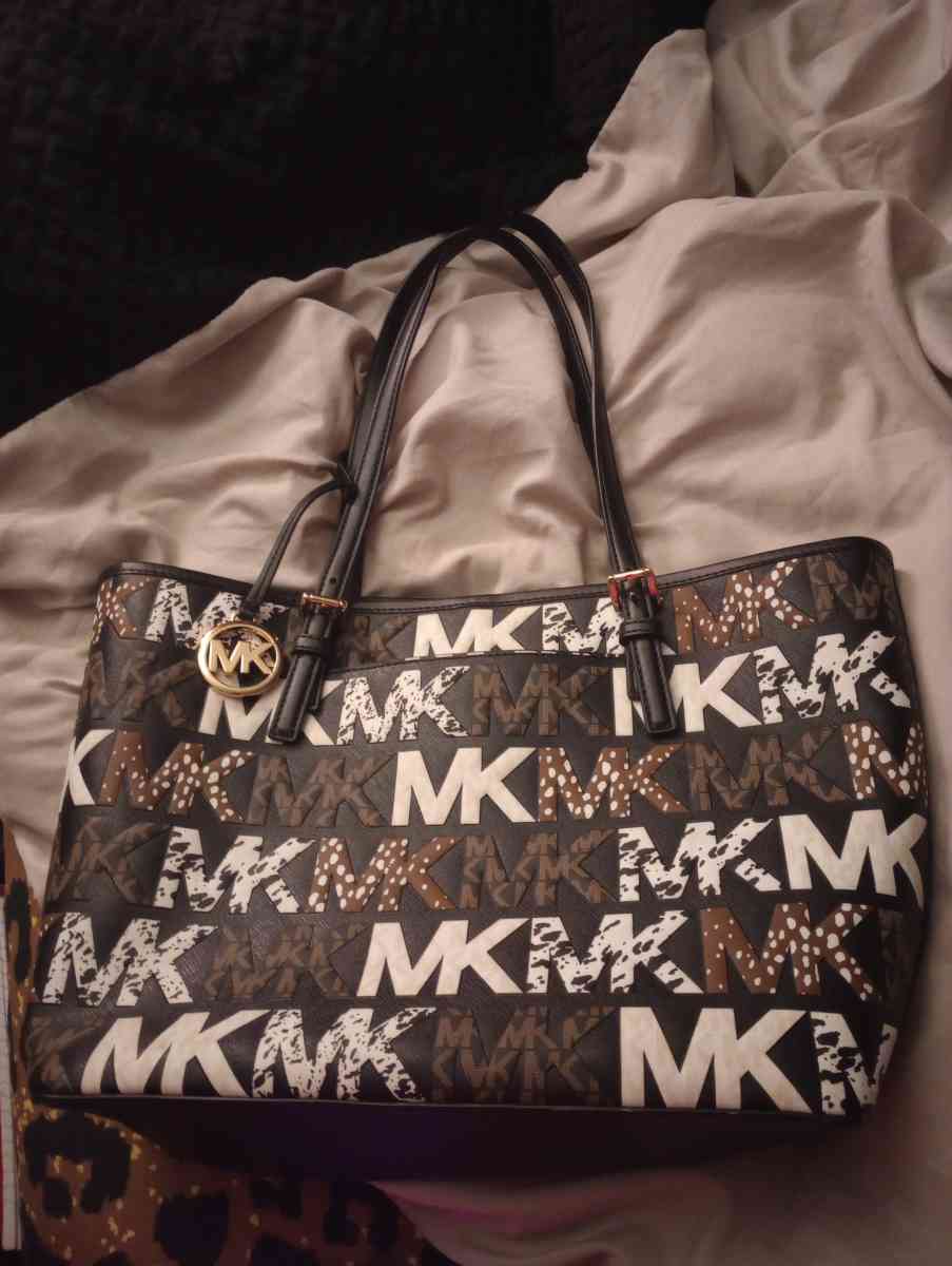 Michael Kors Jet Set Bag