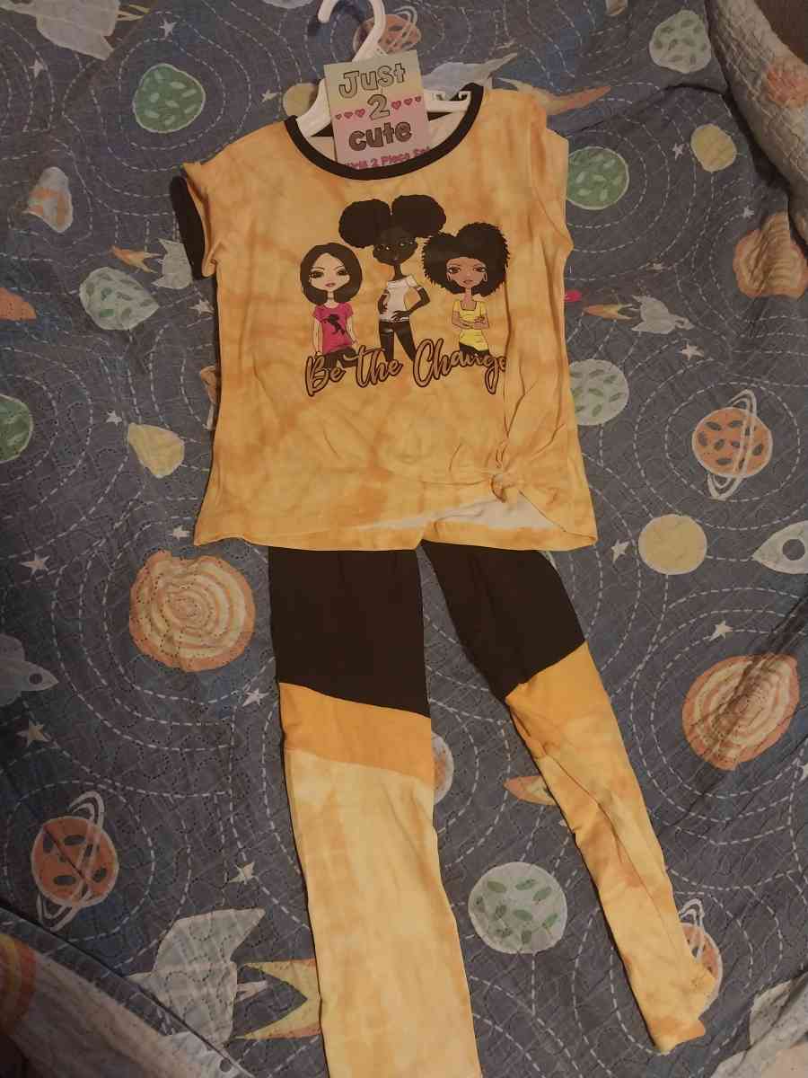 vendo ropa barata 3 trajes por 10 - Plainfield, New Jersey - FleaMarketBay