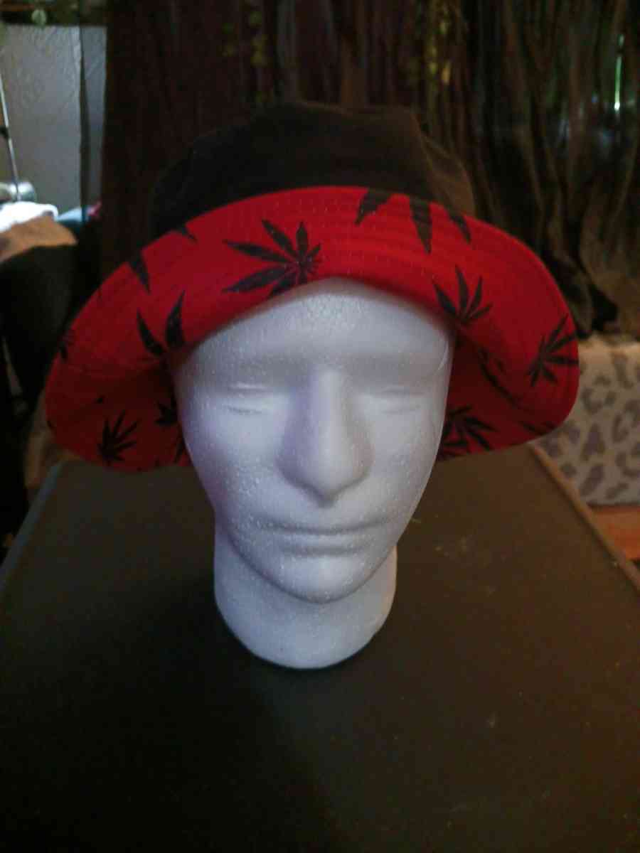 New reversible red leaf bucket hat