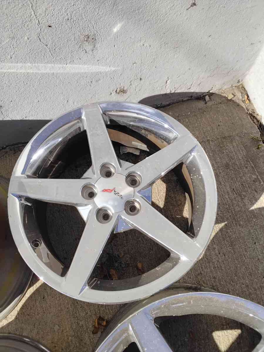 1 Set of C6 Corvette OEM Factory Staggered Wheels18 Like New