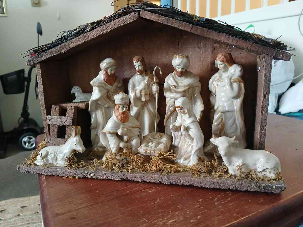 Christmas Nativity with nonremovable Holy family