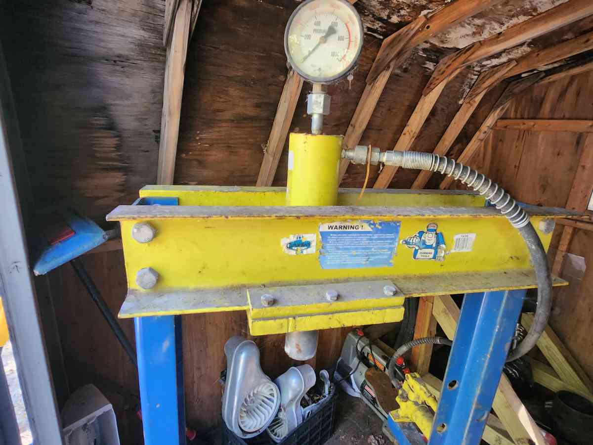 Hydraulic Press - Malaga, New Jersey - FleaMarketBay