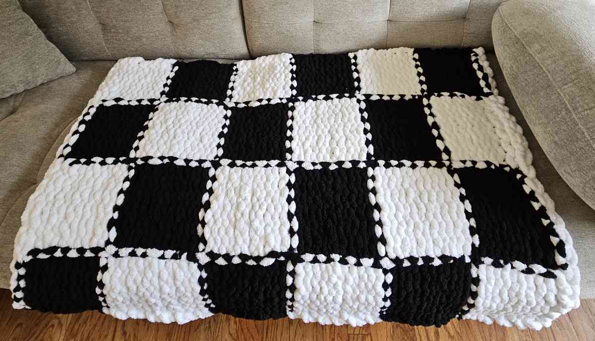 Checkered Chenille Throw - Durham, North Carolina - FleaMarketBay