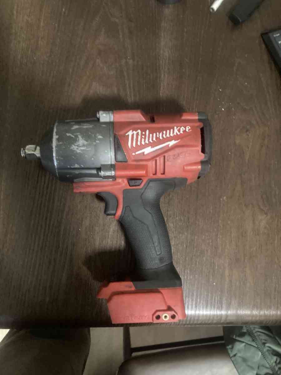 Impact wrench halfinch drive