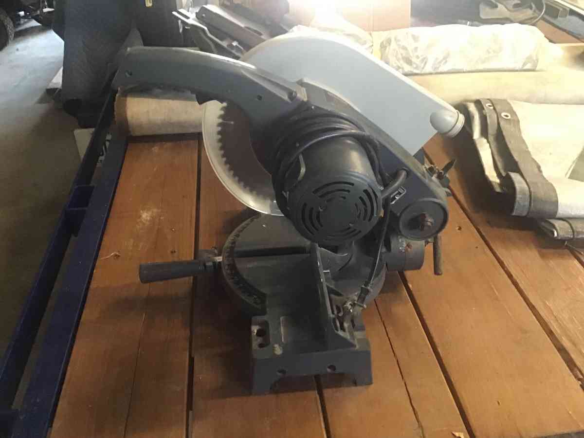 Sears Craftman compound miter saw
