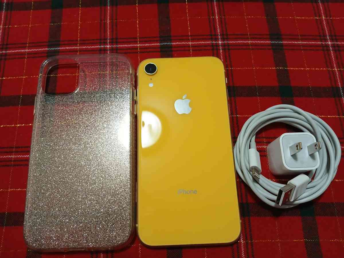 iphone xr unlocked - Miami, Florida - FleaMarketBay