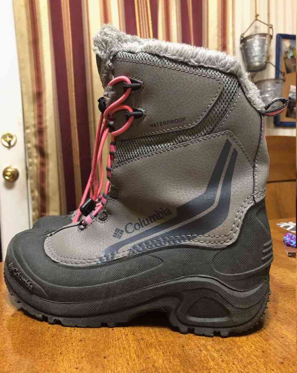 Columbia winter boots size 4