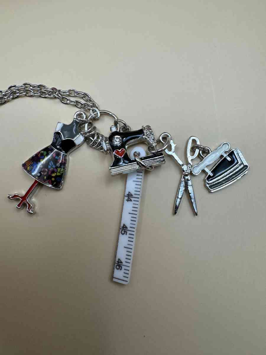 2036ATT Sewing Machine Tool Ruler Scissors Tailor Iron 20  3