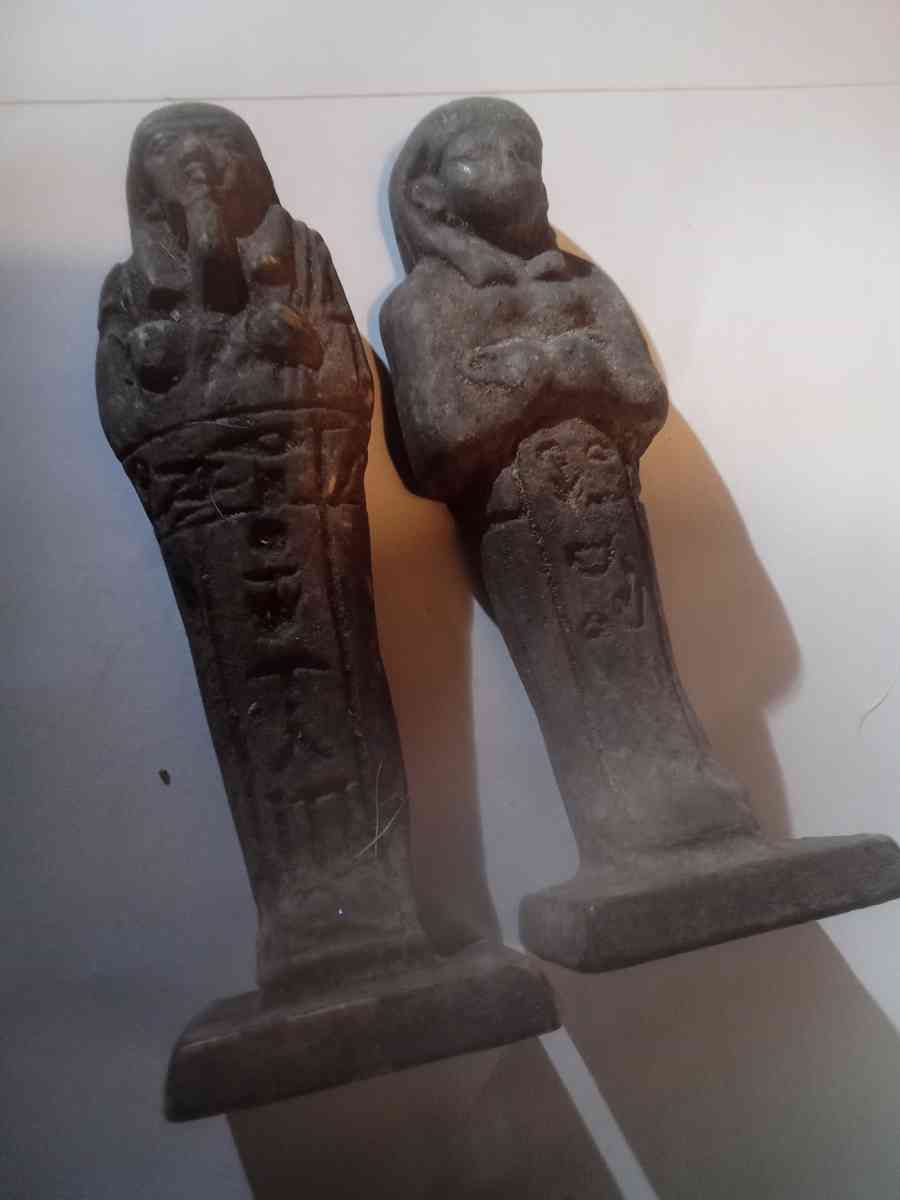 Egyptian statues 26th dynasty