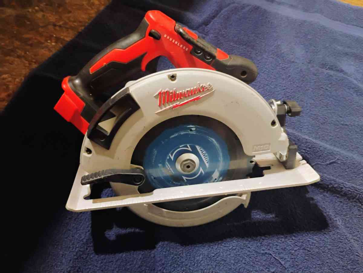 Milwaukee skill saw - Cleburne, Texas - FleaMarketBay