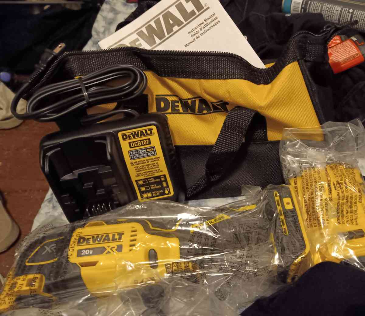 Dewalt mult tool 20 volt brand new with batteries and charge