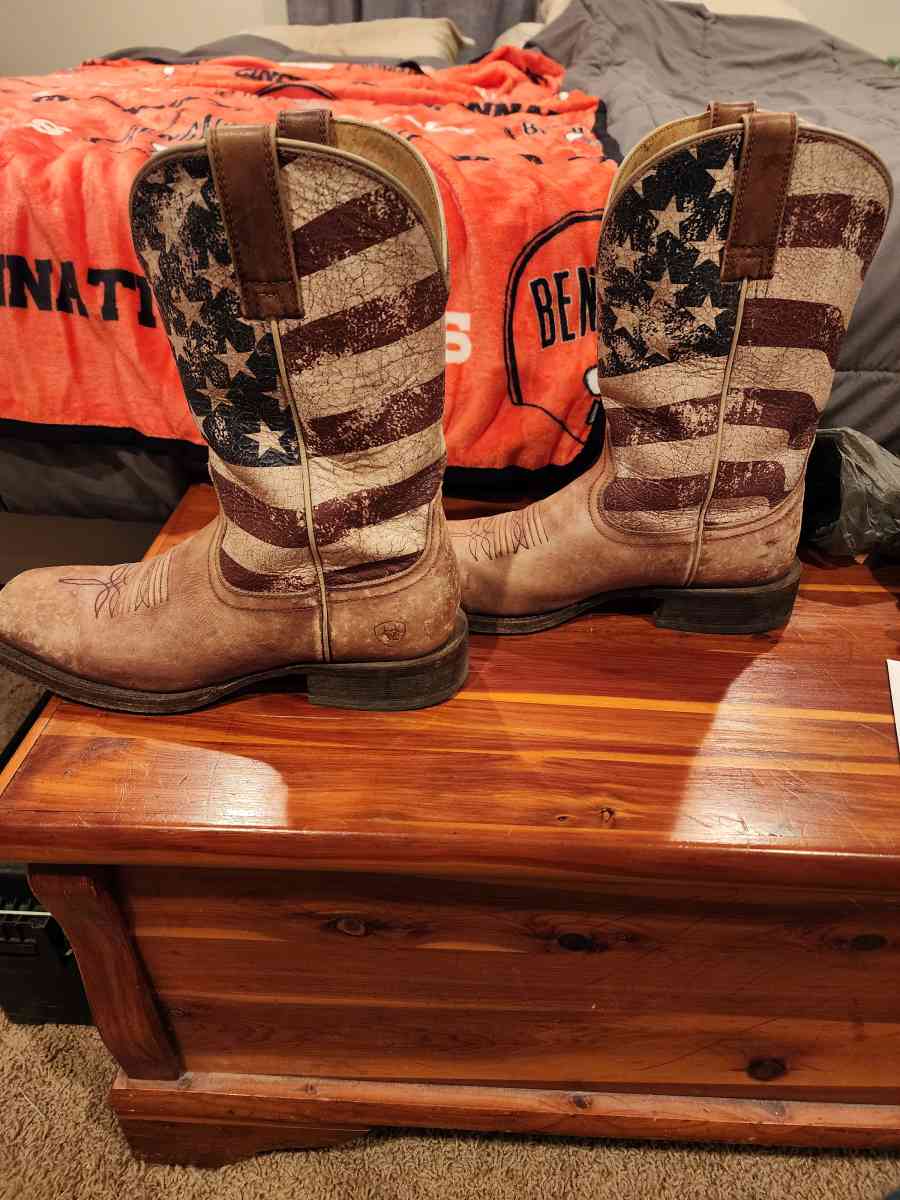 cowboy boots - Warren, Ohio - FleaMarketBay