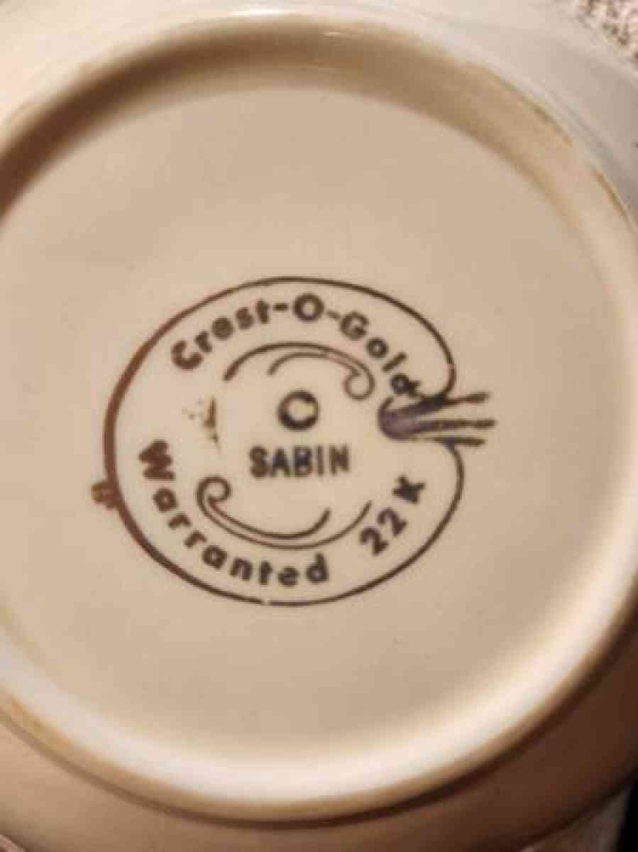 Victorian 22karat bowls and plates