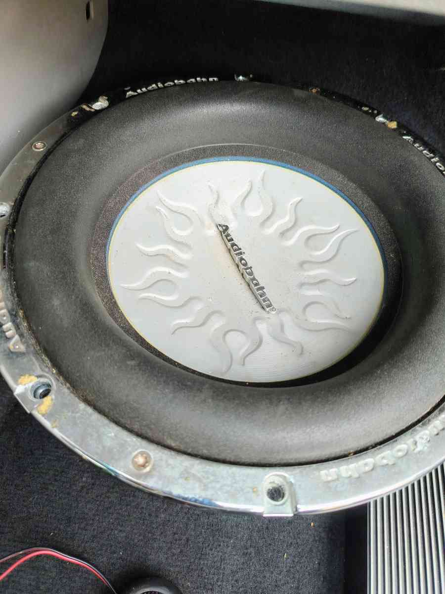 Car Audio Speakers and 2 amps