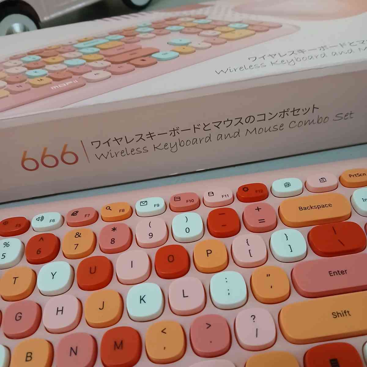 MOFii wireless mouse and keyboard set