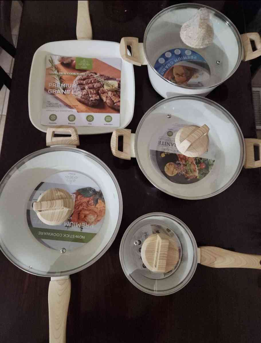 Cookware set - Louisville, Kentucky - FleaMarketBay