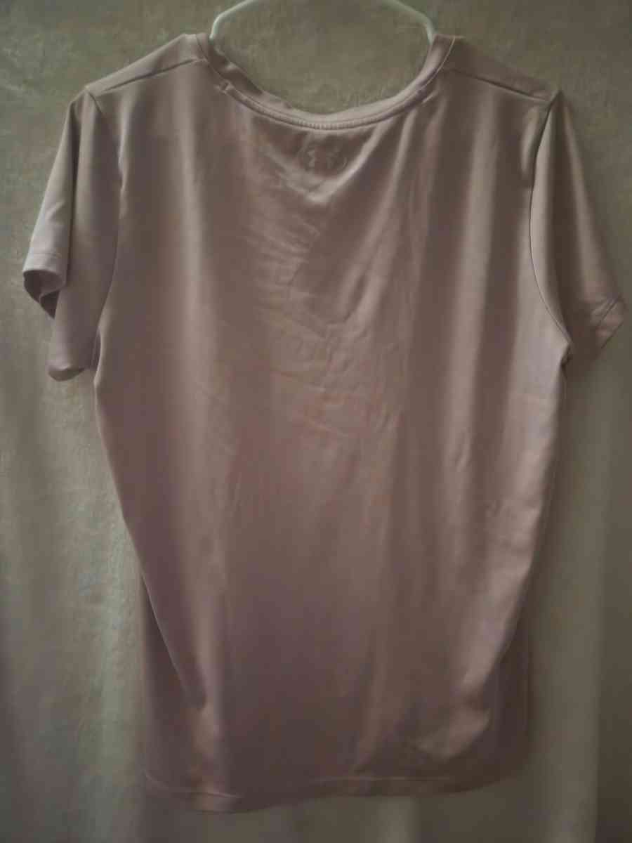 Large Girls Under Armour Purple Shirt