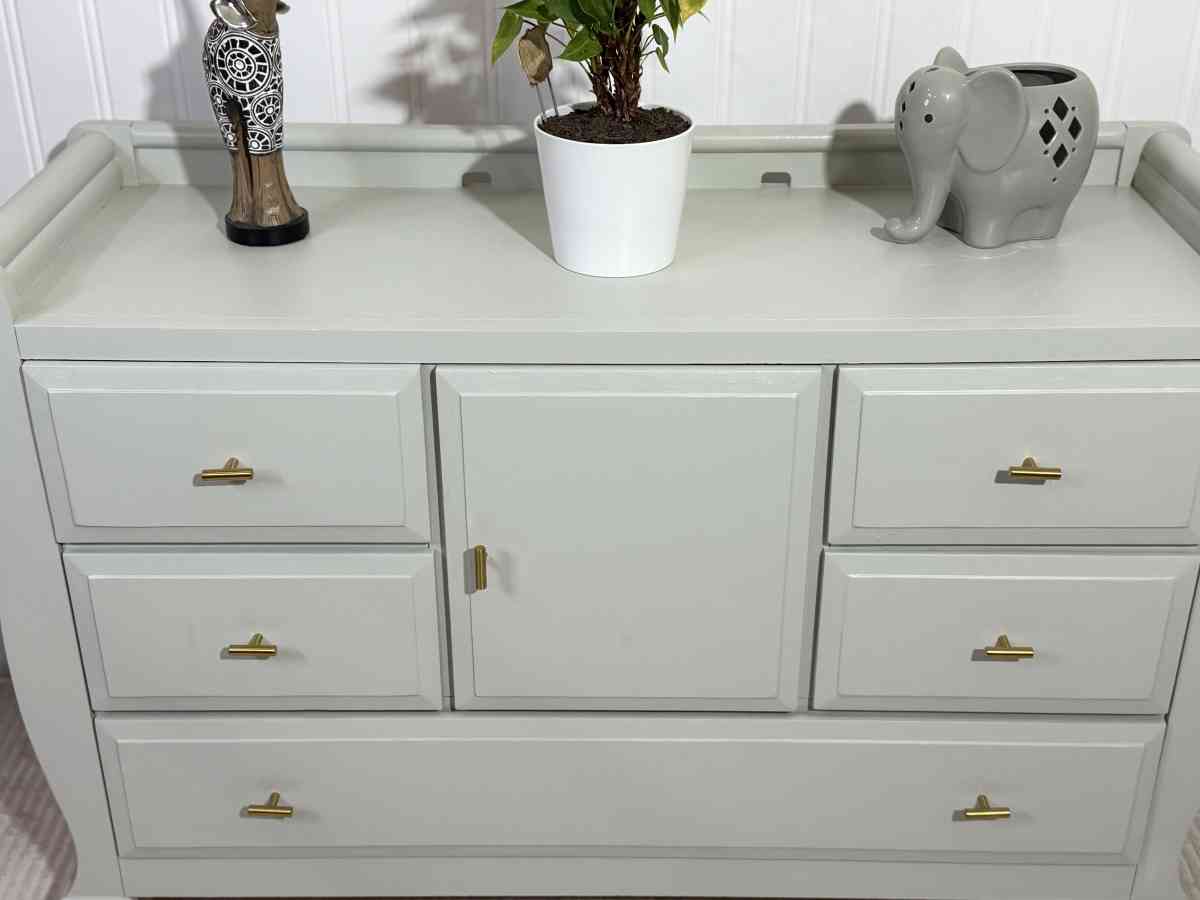5 Drawer Dresser - Ridgefield, Washington - FleaMarketBay