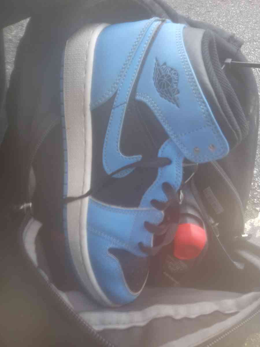 Nike Air Jordan University Blue Size 6 Y wore only 3 times