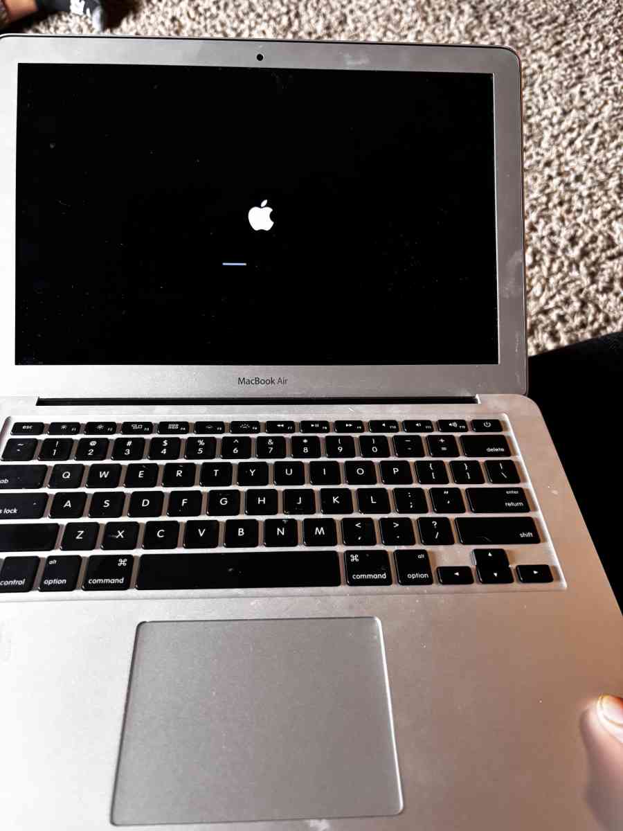 MacBook Air - San Diego, California - FleaMarketBay