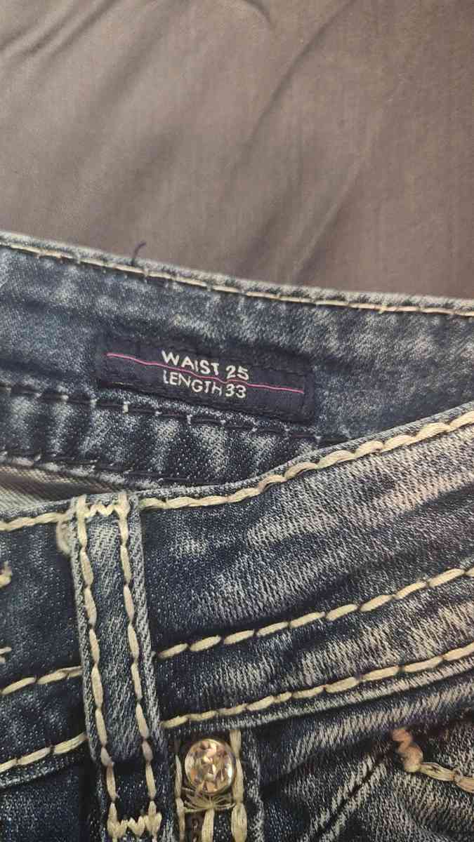 Vigoss Jeans - Fairfield, Iowa - FleaMarketBay