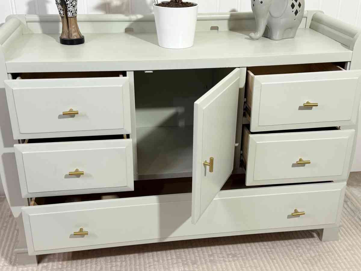 5 Drawer Dresser - Ridgefield, Washington - FleaMarketBay