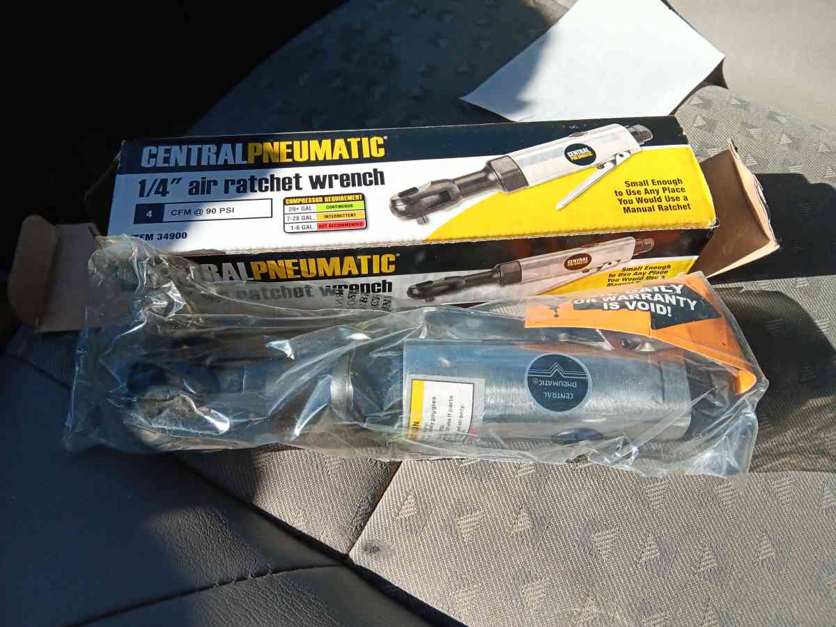 BRAND NEW Quarter inch drive Central Pnuematic air ratchet