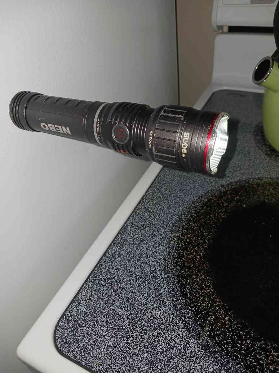 LED FlashlightWork Light  NEBO SLYDE  400 Lumens  6783