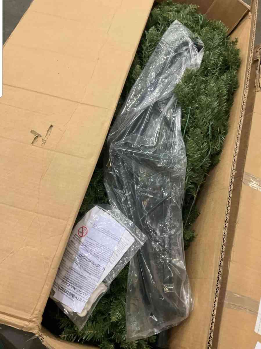 12 ft Slim Christmas tree cashmere with 1100 Led lights