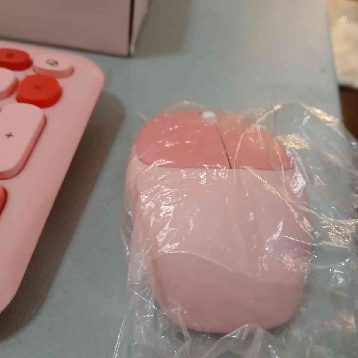 MOFii wireless mouse and keyboard set