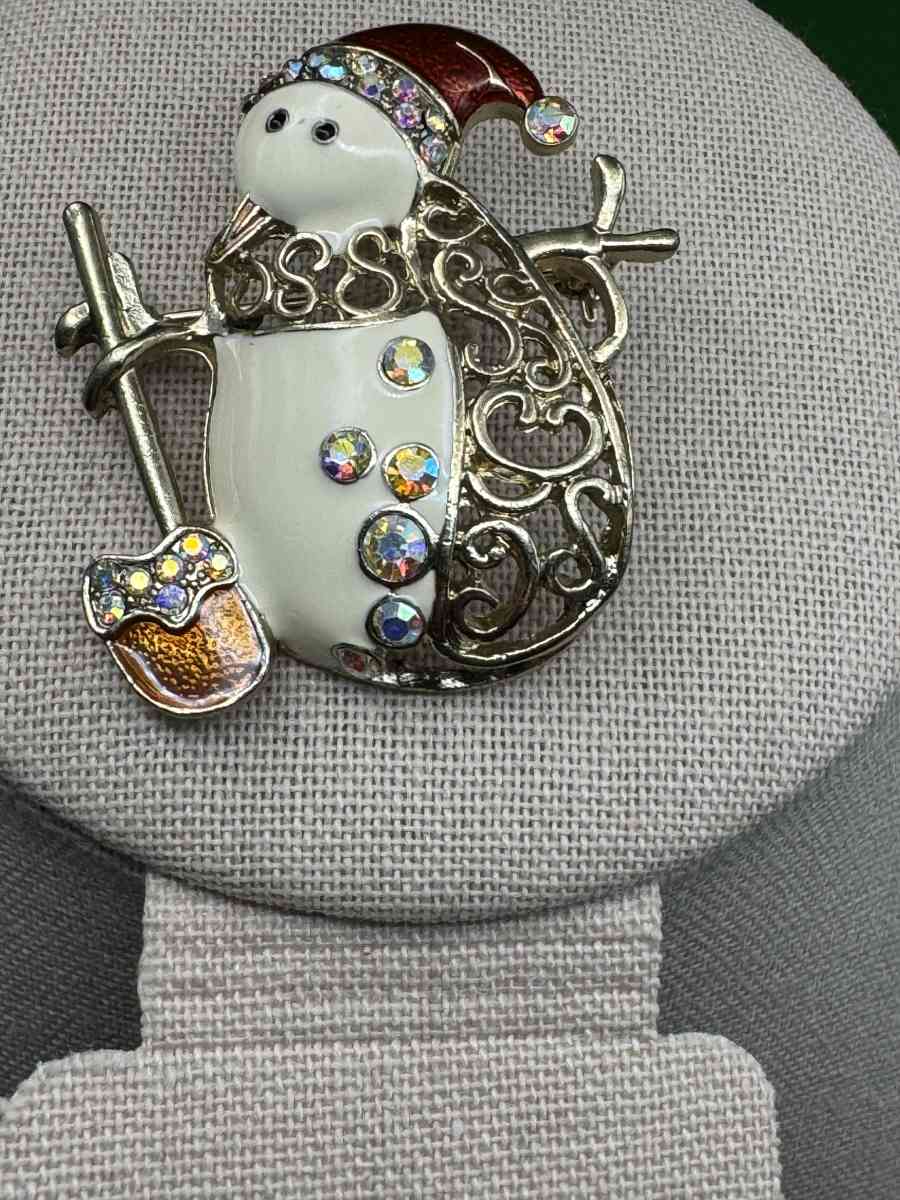 2039PTT High Quality New Enamel  Snowman With Shovel