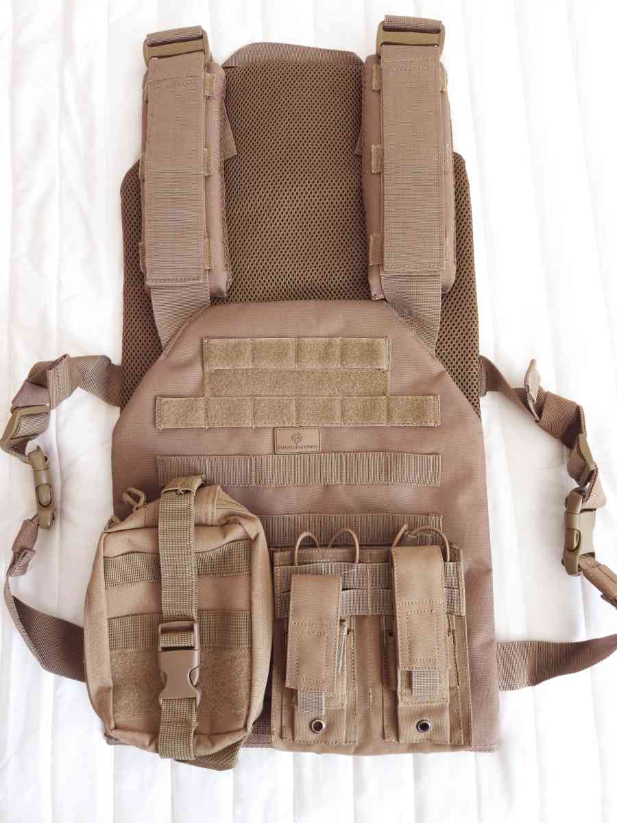 tactical vest - Los Angeles, California - FleaMarketBay