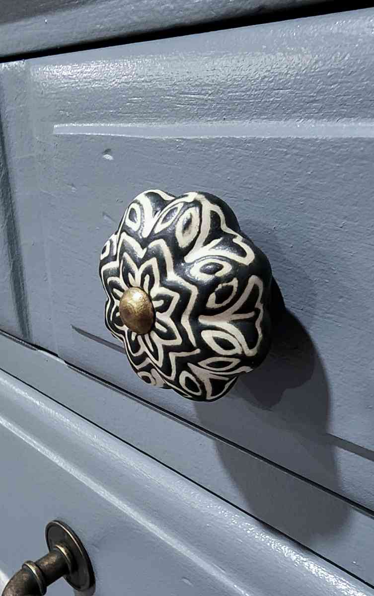 Kling Colonial 3 drawer solid wood dresser