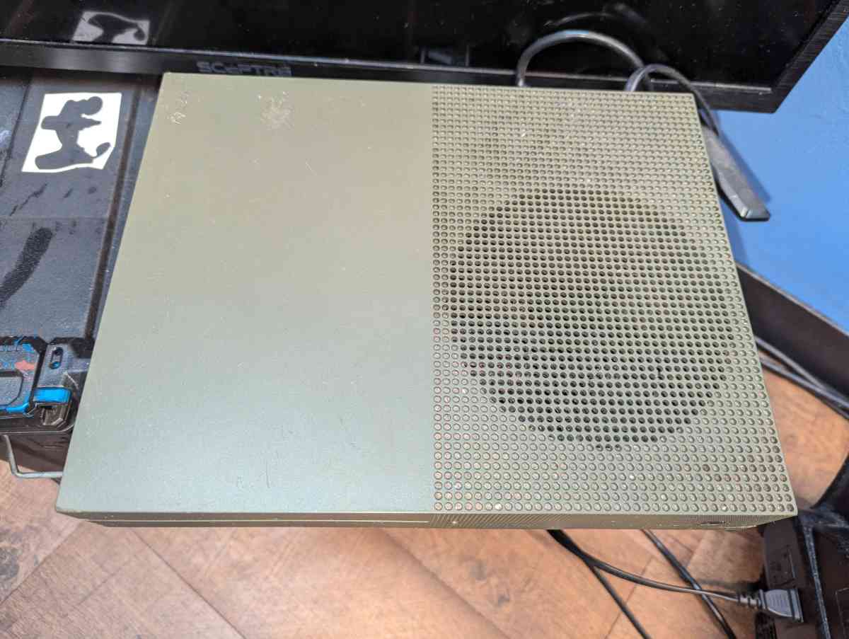 battlefield edition 1tb Xbox one with elite series controlle